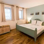 Grand Apartments Spindleruv Mlyn Гостевой дом Шпиндлерув-Млин