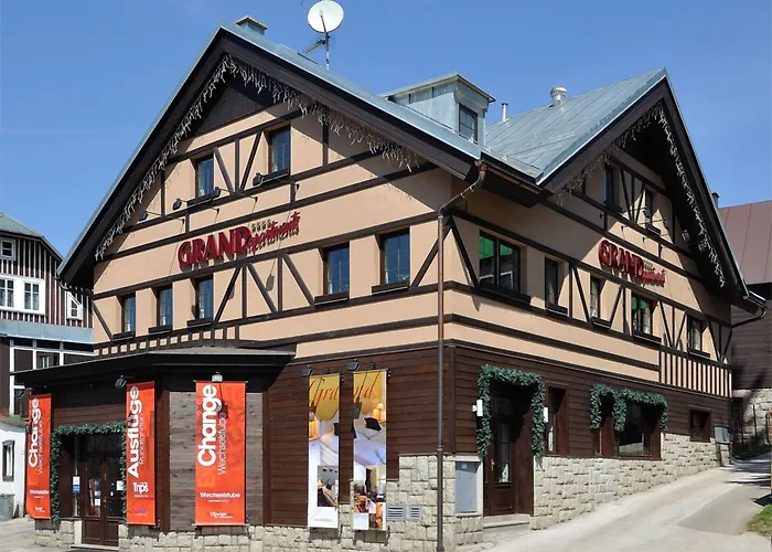 Grand Apartments Spindleruv Mlyn Gasthof 4*
